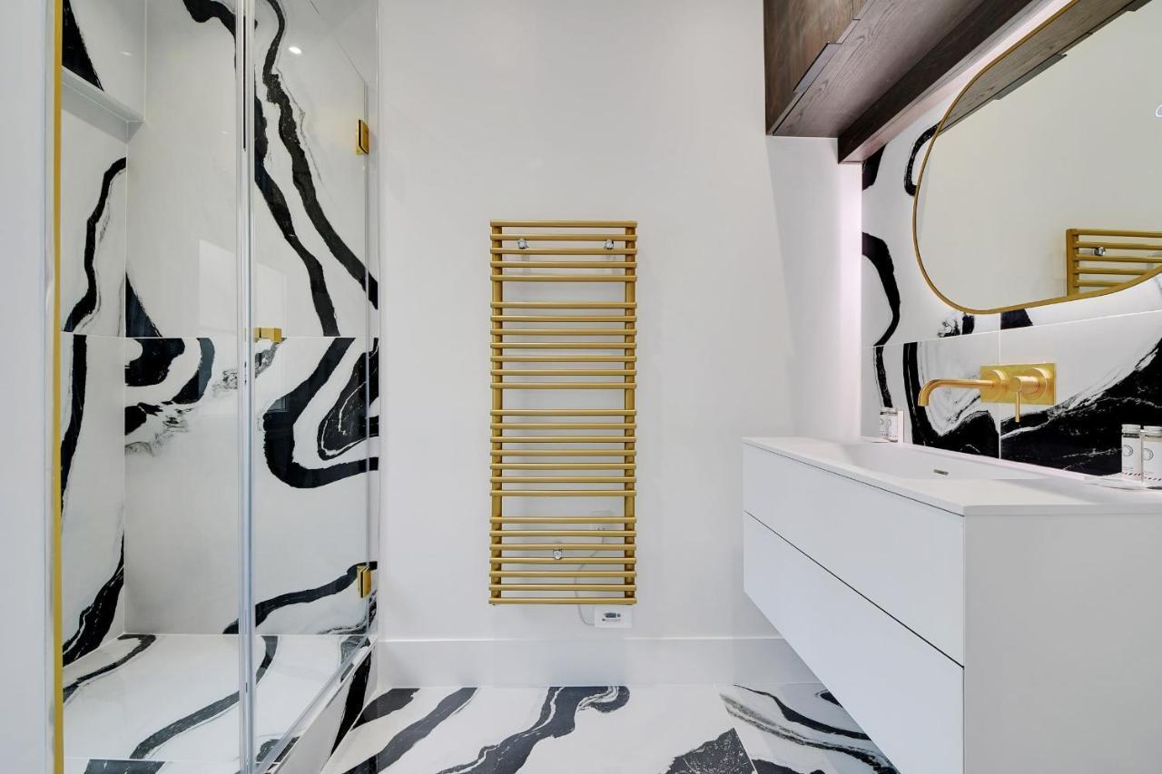 Refined - 2p - Opera Garnier Apartment Paris